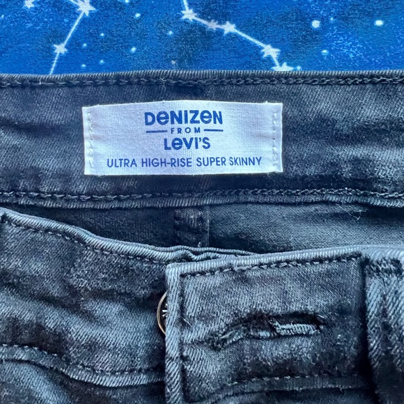 ✨Host Pick!✨ LEVI'S Denizen Ultra High Rise Super Skinny Black Jeans - Picture 3 of 5
